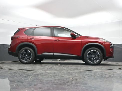 Used 2025 Nissan Rogue SV AWD/4WD image 43