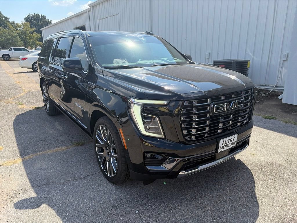 Used 2025 GMC Yukon XL Denali Ultimate w/ LPO, Floor Liner Package AWD/4WD image 8