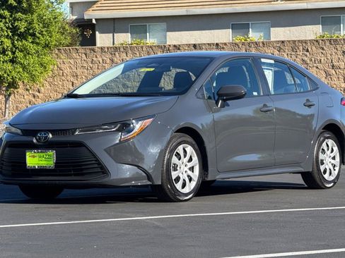 Used 2025 Toyota Corolla LE image 16
