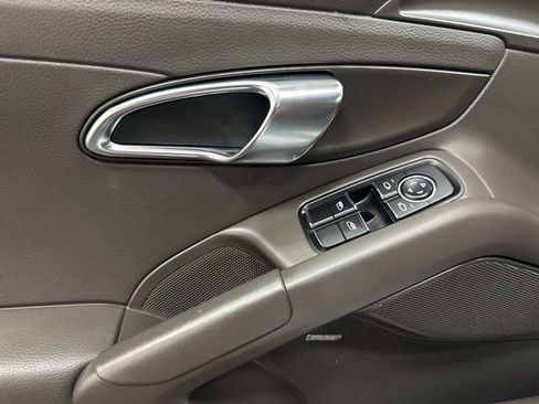 Used 2019 Porsche 718 Cayman RWD image 18