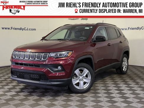 Used 2022 Jeep Compass Latitude w/ Convenience Group AWD/4WD image 1