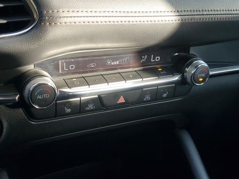 Used 2023 MAZDA MAZDA3 s image 28