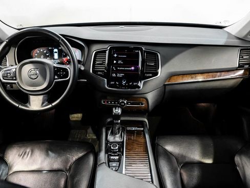 Used 2017 Volvo XC90 T6 Momentum w/ Vision Package image 17