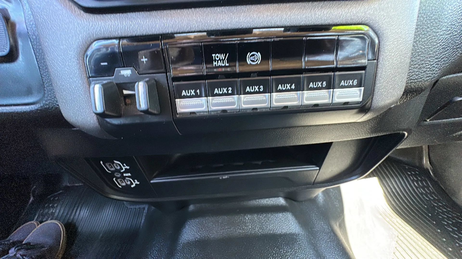 Used 2020 RAM 3500 Tradesman AWD/4WD image 16