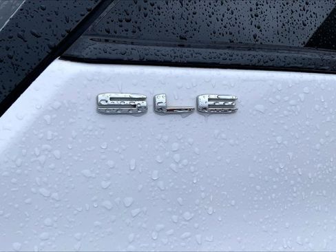 Used 2022 GMC Terrain SLE w/ Driver Convenience Package image 8