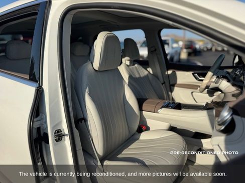 Used 2023 Mercedes-Benz EQS 580 4MATIC SUV image 15