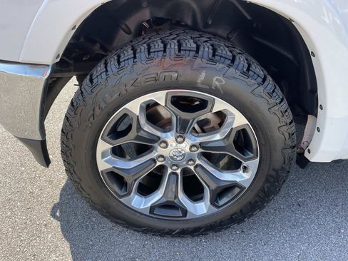 Used 2019 RAM 1500 Limited AWD/4WD image 11