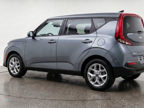 Used 2025 Kia Soul LX w/ LX Technology Package FWD image 6