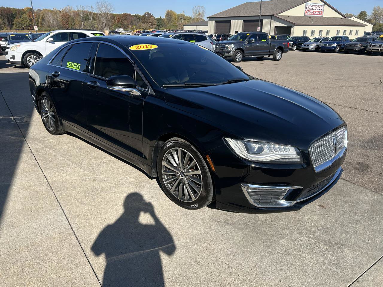 Used 2017 Lincoln MKZ Select w/ Select Plus Package FWD image 3