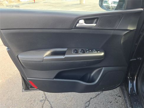 Used 2020 Kia Sportage LX image 20