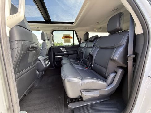 Used 2025 Ford Expedition Max Platinum AWD/4WD image 26