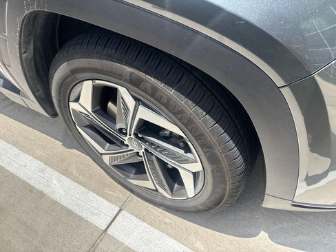 Used 2022 Hyundai Tucson SEL w/ Convenience + Premium Package FWD image 4