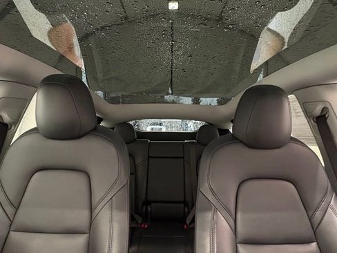 Used 2021 Tesla Model Y 2WD image 31