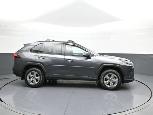 Used 2023 Toyota RAV4 XLE AWD/4WD image 5