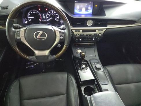 Used 2015 Lexus ES 350 w/ Premium Package FWD image 18