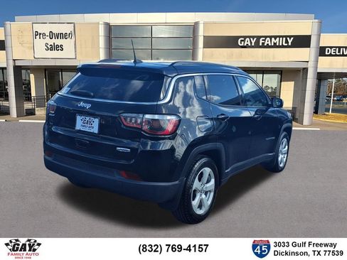 Used 2018 Jeep Compass Latitude w/ Popular Equipment Group FWD image 2