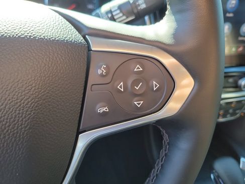 Used 2023 Chevrolet Traverse RS AWD/4WD image 6