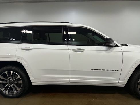 Used 2021 Jeep Grand Cherokee L Overland w/ Advanced Protech Group III AWD/4WD image 32