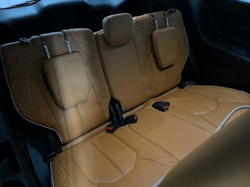 Used 2023 Chrysler Pacifica Pinnacle FWD image 24