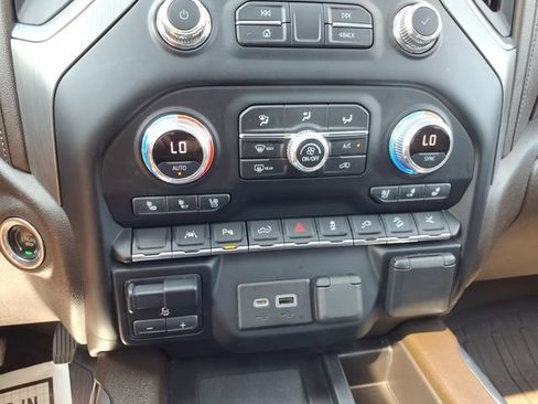 Used 2022 GMC Sierra 1500 Denali w/ Denali Premium Package AWD/4WD image 27