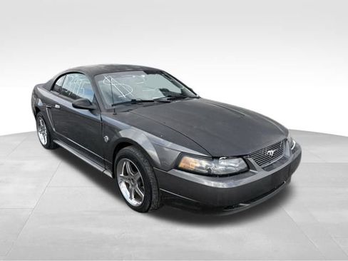 Used 2003 Ford Mustang V6 image 3