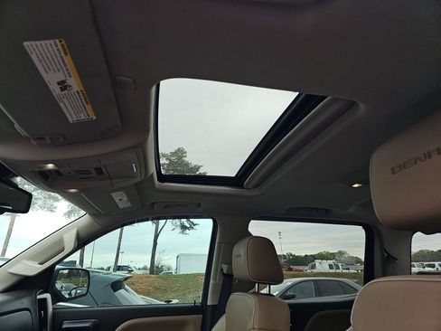 Used 2018 GMC Sierra 1500 Denali w/ Denali Ultimate Package image 15