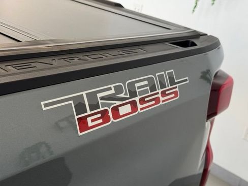 Certified 2021 Chevrolet Silverado 1500 LT Trail Boss w/ Convenience Package II AWD/4WD image 45