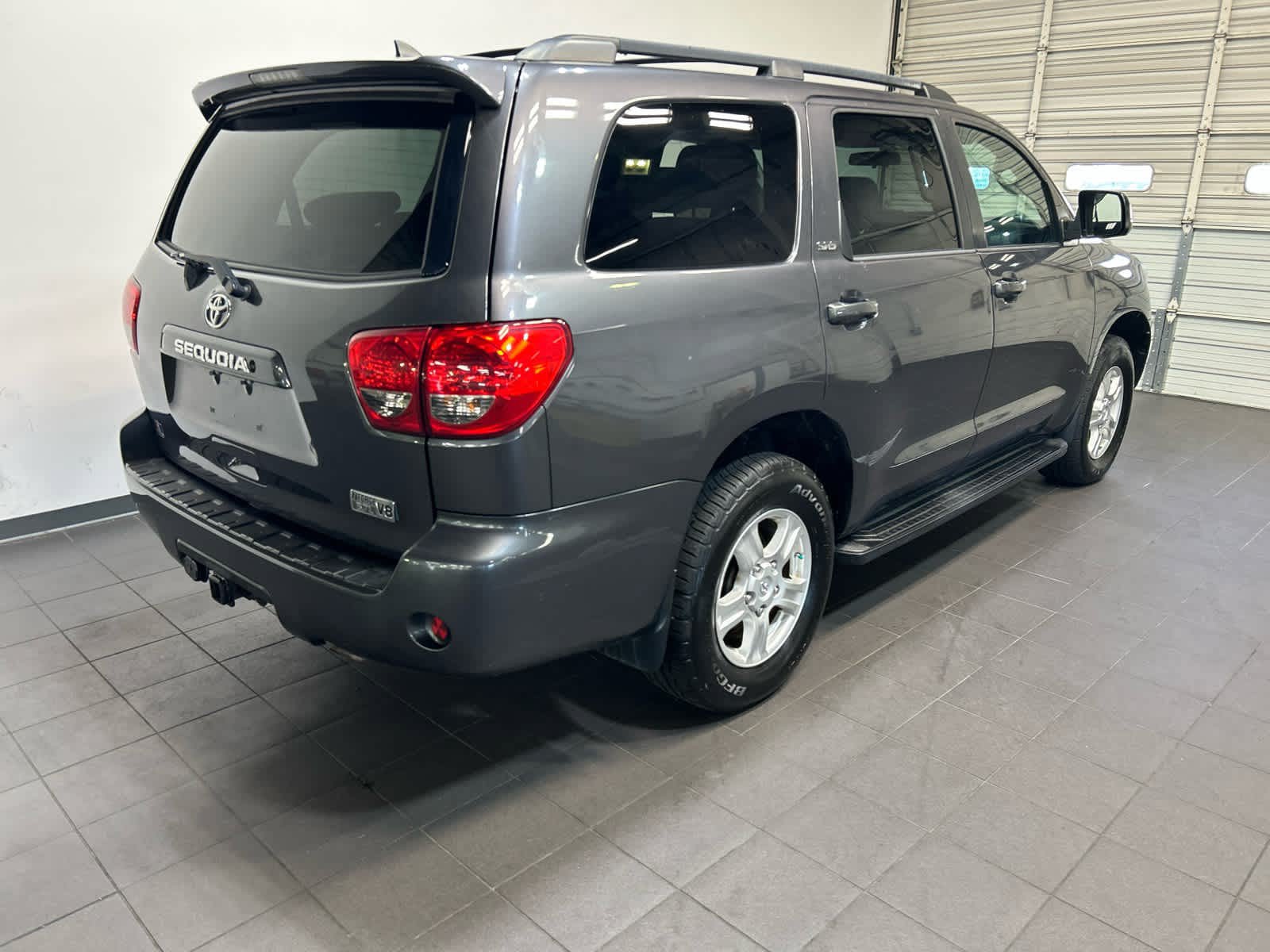Used 2015 Toyota Sequoia SR5 AWD/4WD image 4