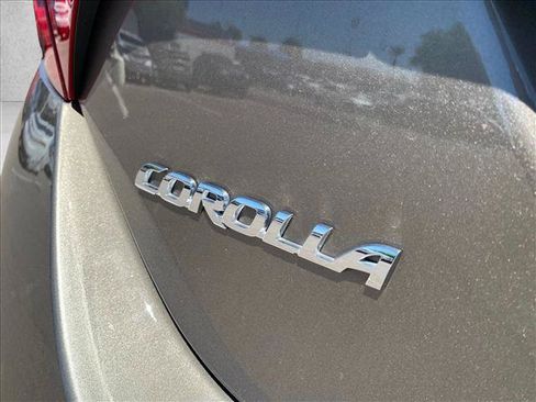 Used 2017 Toyota Corolla LE w/ Carpet Mat Package (TMS) FWD image 14