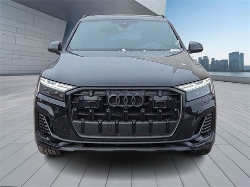 Certified 2025 Audi Q7 3.0T Prestige w/ Prestige Package image 2
