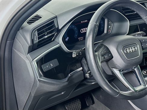 Used 2024 Audi Q3 2.0T Premium image 16