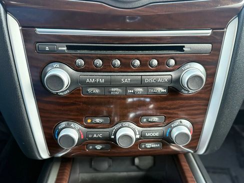 Used 2015 Nissan Pathfinder SL w/ SL Tech Package image 18