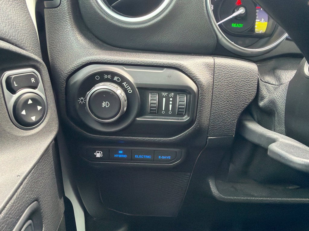 Used 2021 Jeep Wrangler Unlimited Sahara w/ Cold Weather Group AWD/4WD image 16