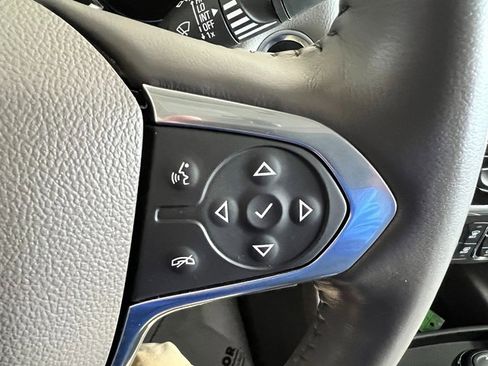 Used 2020 Chevrolet Traverse LT image 19