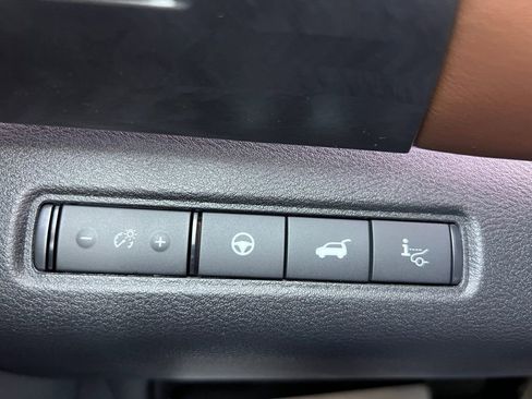 New 2026 Nissan Pathfinder Platinum FWD image 13