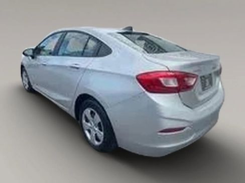 Used 2017 Chevrolet Cruze LS FWD image 2