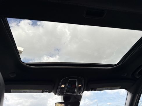 Used 2025 Jeep Grand Cherokee Altitude image 16