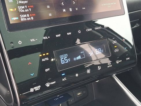Used 2024 Hyundai Tucson Limited AWD/4WD image 17