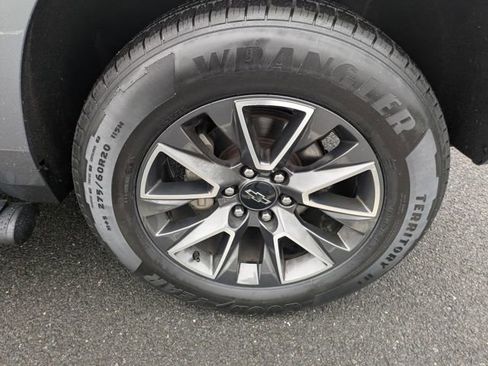 Used 2021 Chevrolet Tahoe Z71 w/ Luxury Package image 32