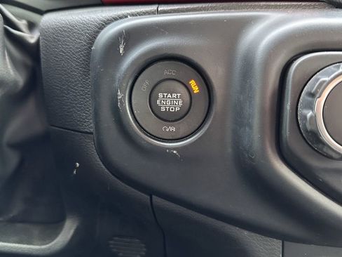 Used 2022 Jeep Gladiator Rubicon w/ Cold Weather Group AWD/4WD image 11
