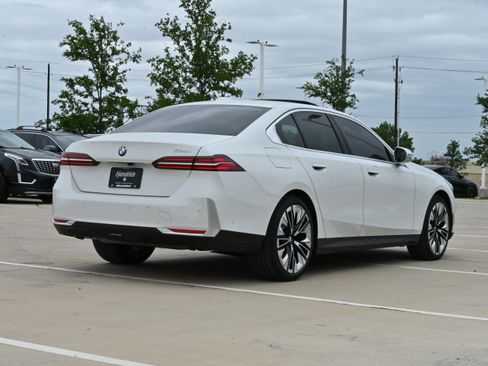 New 2026 BMW 530i RWD image 9