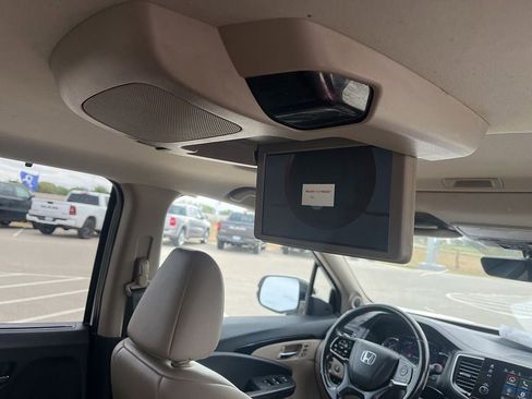 Used 2019 Honda Pilot Touring image 19
