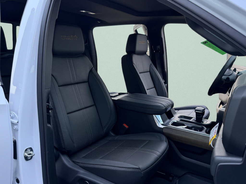 New 2026 Chevrolet Silverado 1500 High Country w/ Technology Package AWD/4WD image 14