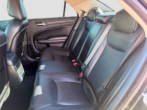 Used 2020 Chrysler 300 Limited image 27