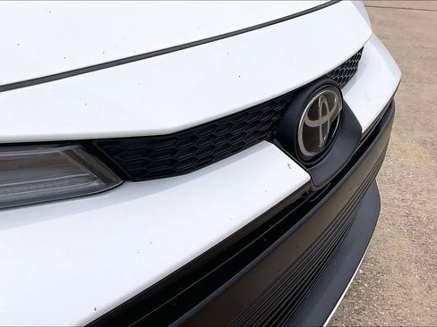 Used 2024 Toyota Corolla LE image 31