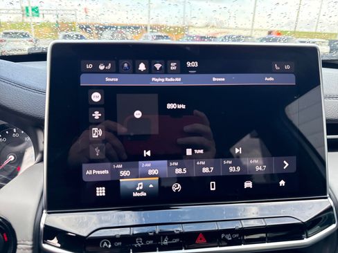 Used 2026 Jeep Compass Limited image 24