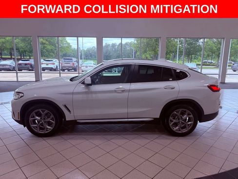 Used 2022 BMW X4 xDrive30i w/ Parking Assistance Package AWD/4WD image 4