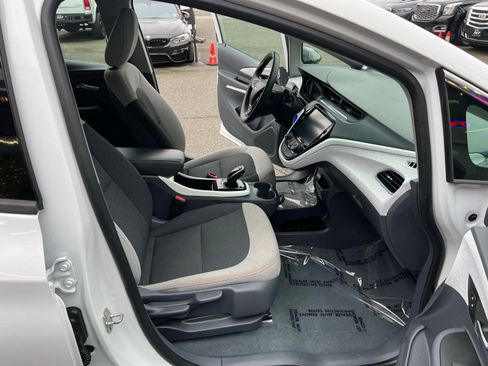 Used 2020 Chevrolet Bolt LT image 22