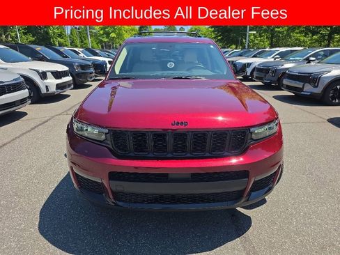 Used 2022 Jeep Grand Cherokee L Limited w/ Black Appearance Package RWD image 4