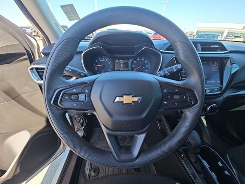 Used 2023 Chevrolet TrailBlazer LT w/ Convenience Package image 17